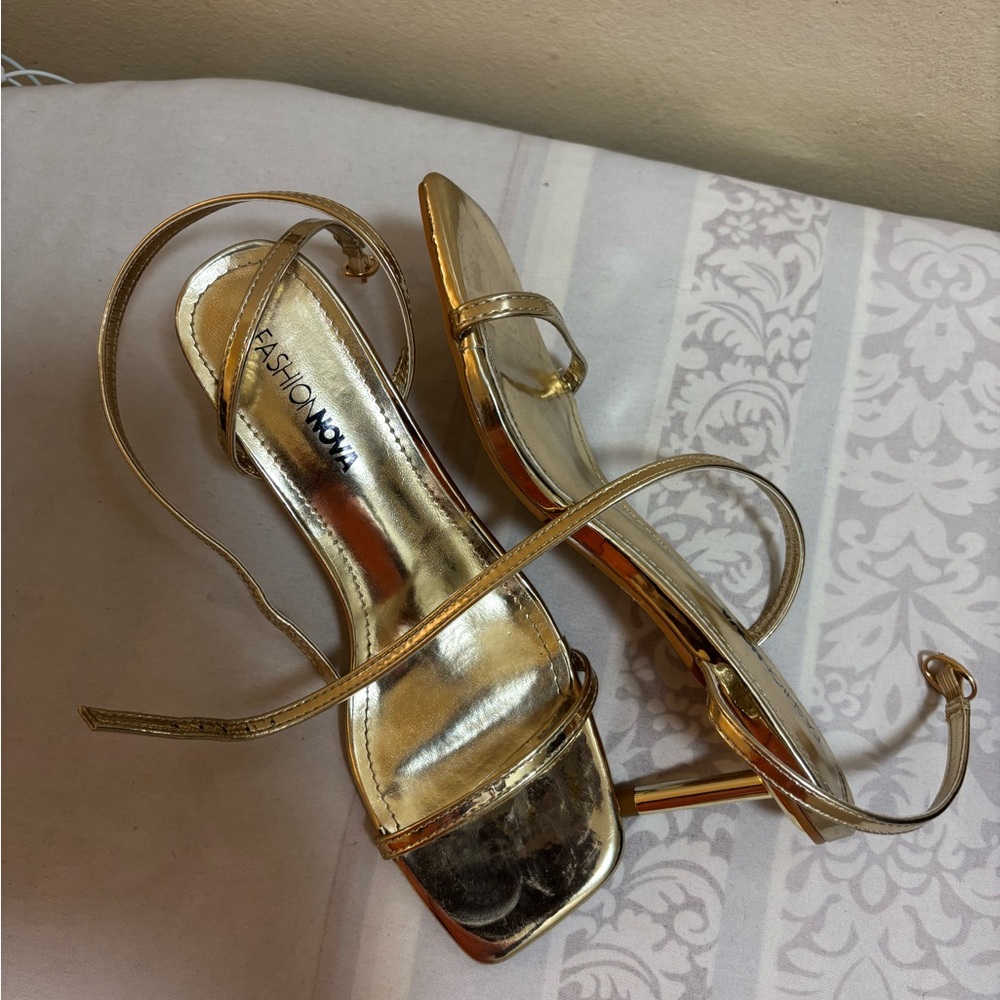 Kitten heel